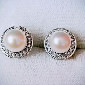 Elegant 925 Silver 5.6mm White Pearl Cz Halo Stud Post Earrings